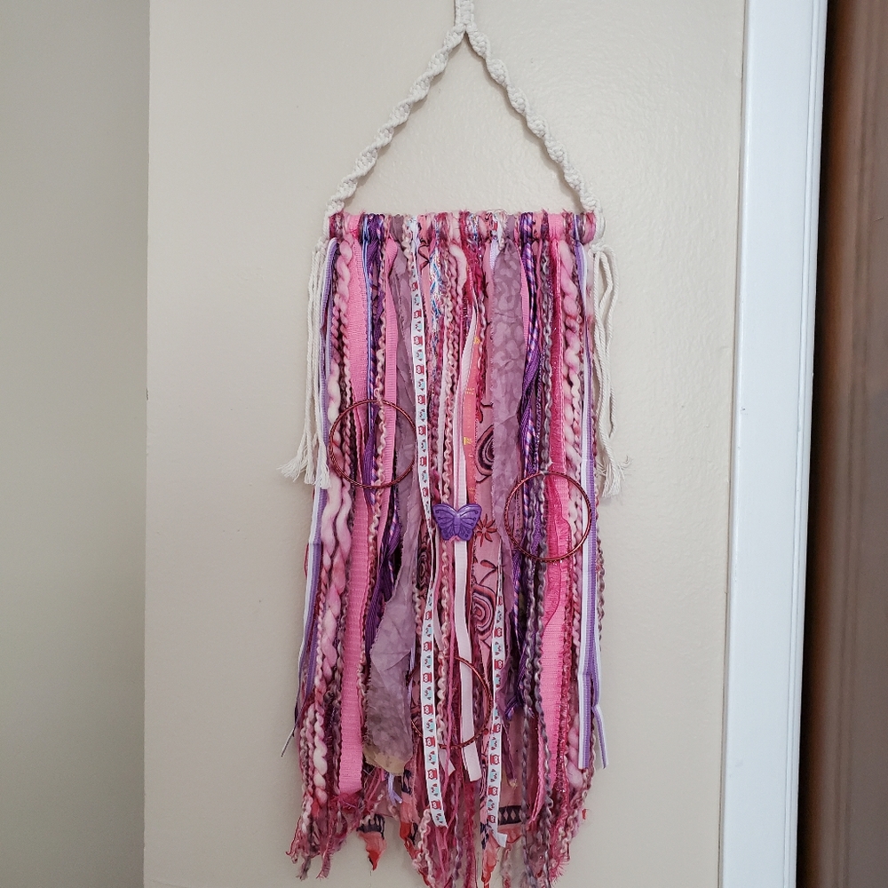 🙏 HAND CRAFTED wall decor rag garland pink purple yarn ribbon lace macra